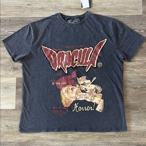 NWT Universal Monsters Dracula Women’s Graphic T-Shirt Grey Size M